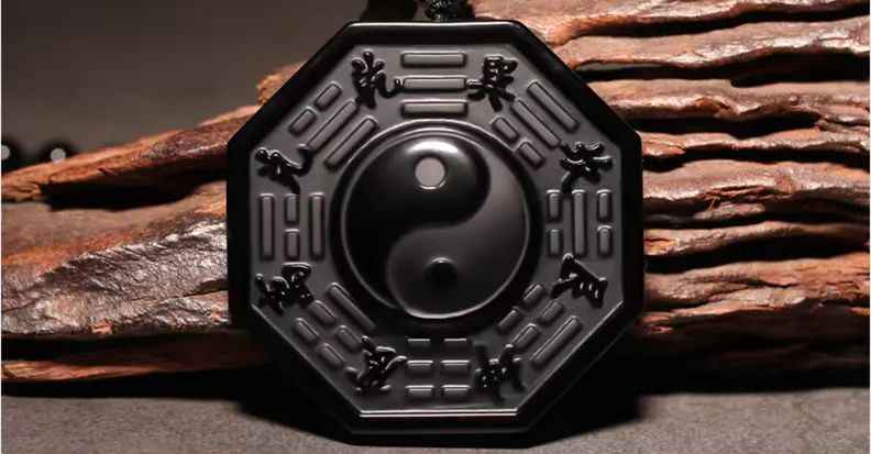 Black Obsidian Tai Chi Bagua Pendant – Yin-Yang Balance Talisman (4.7×4.8mm)