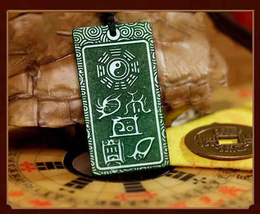 Hetian Bi Jade Five Sacred Peaks Talisman – Exquisite Taoist Mountain Symbol Carving (4×2×0.4cm)