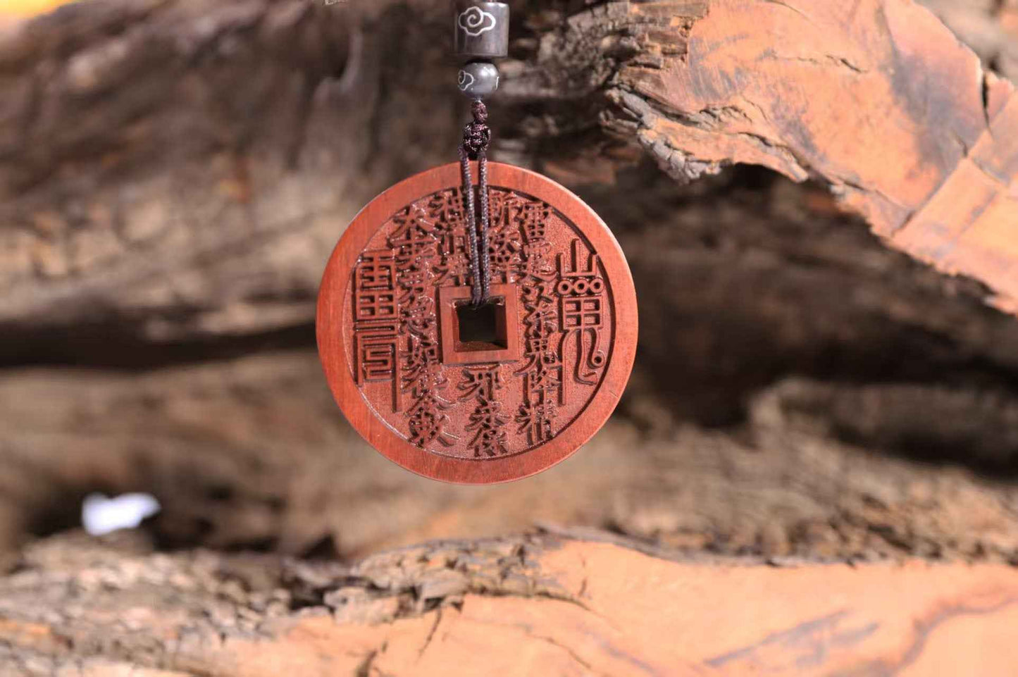 Lightning-Struck Jujube Wood Mountain Spirit Talisman Coin – Sacred Amulet for Protection & Blessings (4.6cm Diameter)