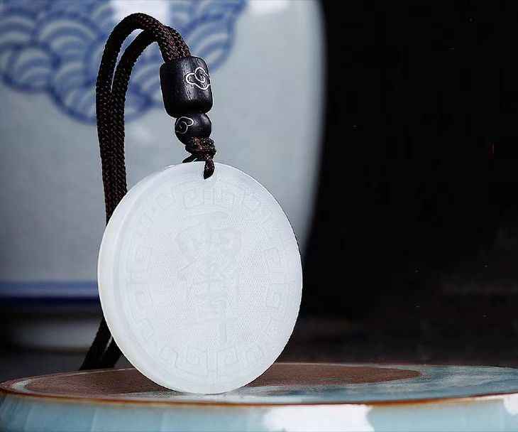 North Pole Court Seal Jade Disc – Xiuyan/Hetian Bi Jade Talisman (38×4mm)