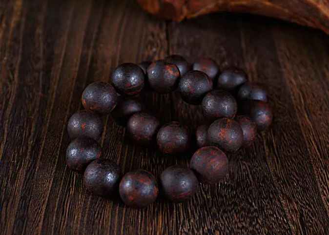 Sinking-Grade Jiangzhen Xiang 12-Bead Mala – Black Agarwood Meditation Bracelet (20mm×12 Beads)