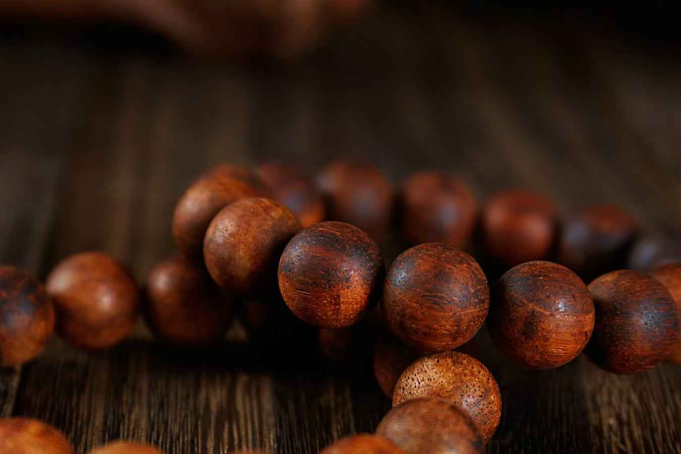 Jiang Zhen Xiang 15-Bead Prayer Bracelet – Dark Oil-Hemp Mala (15×15mm)