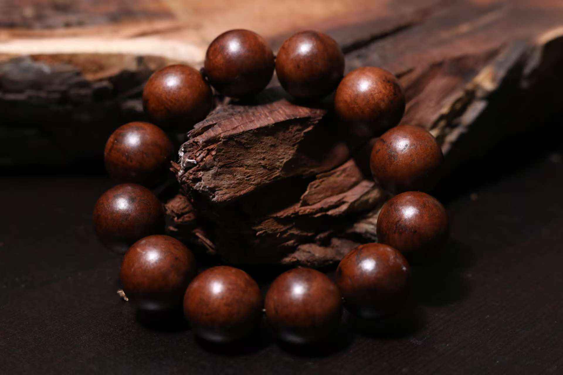 Lightning-Struck Jujube Wood 12-Bead Sacred Mala – Taoist Energy Talisman (2cm Beads)