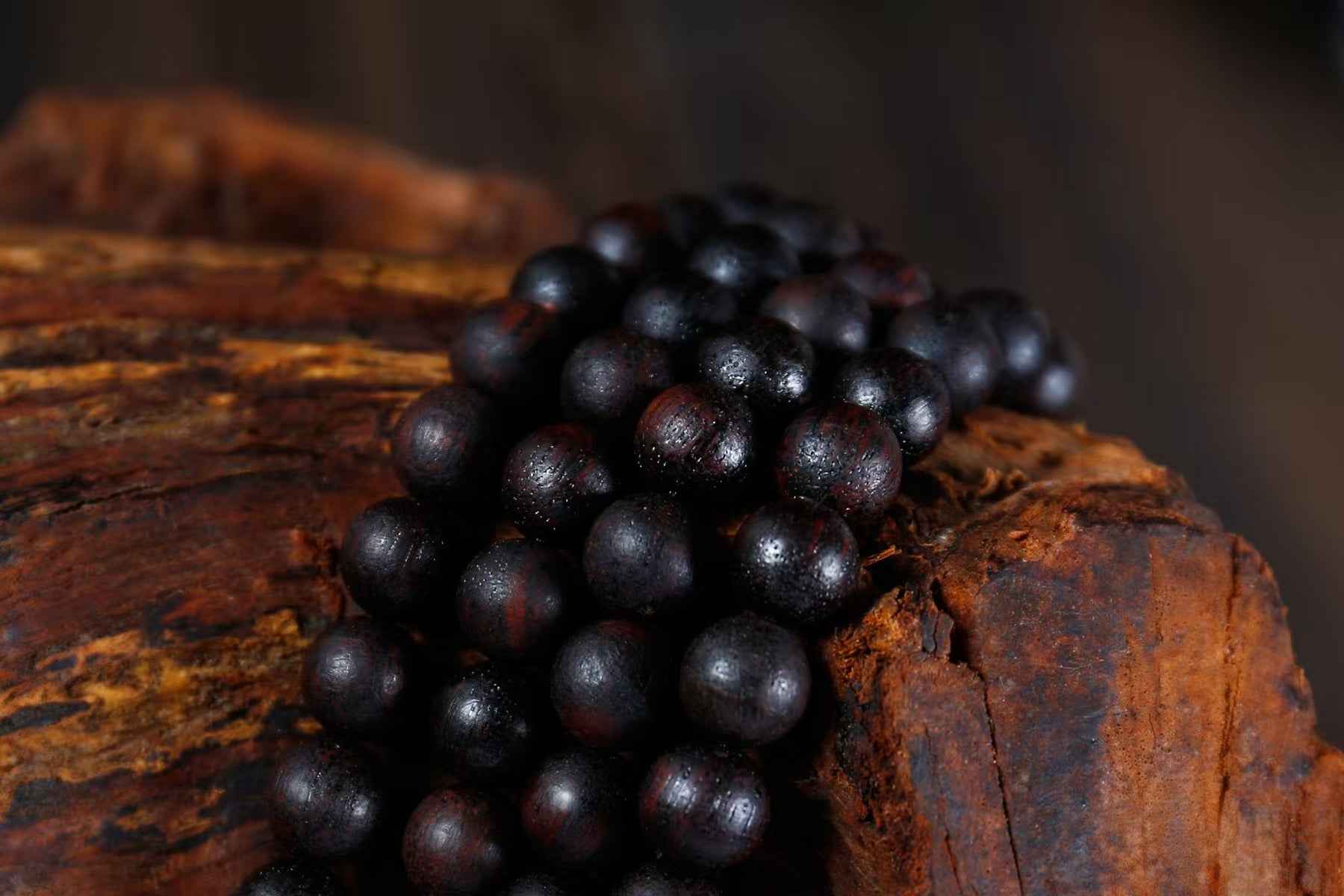 Sinking-Grade Jiangzhen Xiang 108-Bead Mala Bracelet – Sacred Agarwood Meditation Tool (8mm×108 Beads)